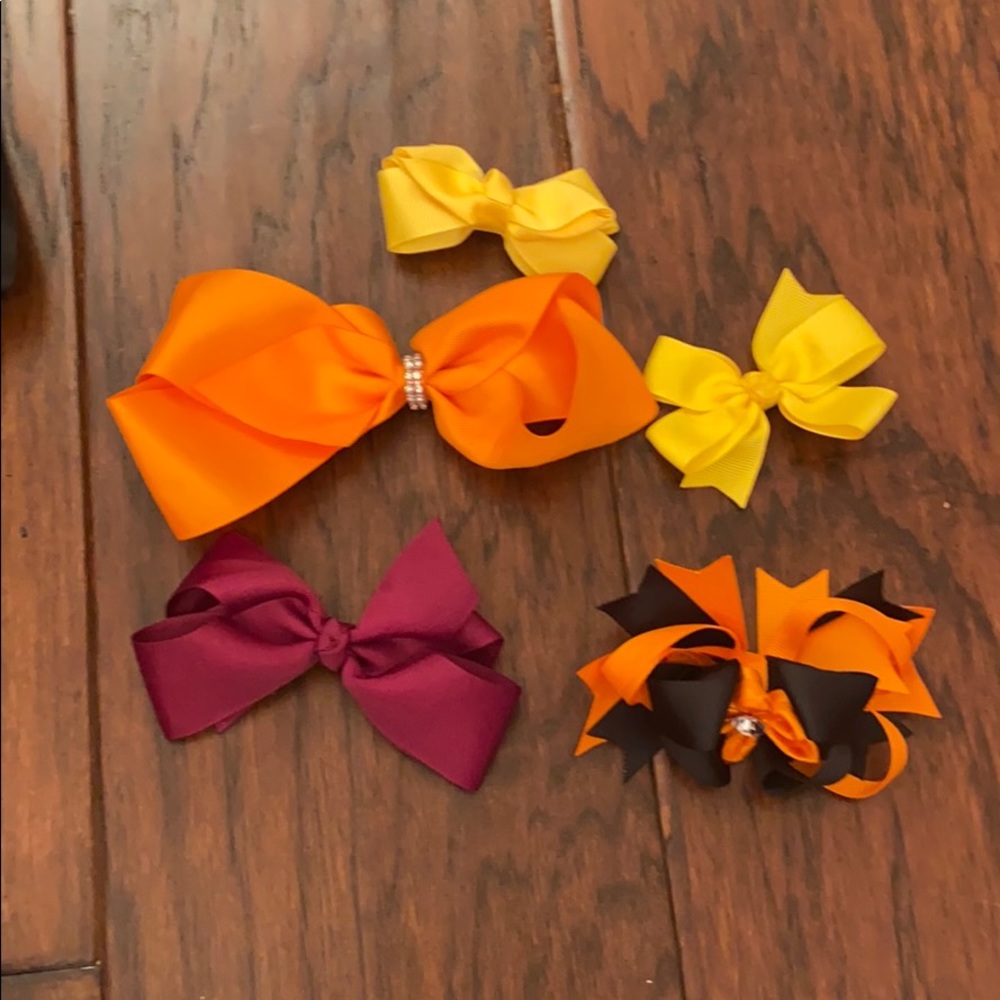 Little girls Thanksgiving colored balls